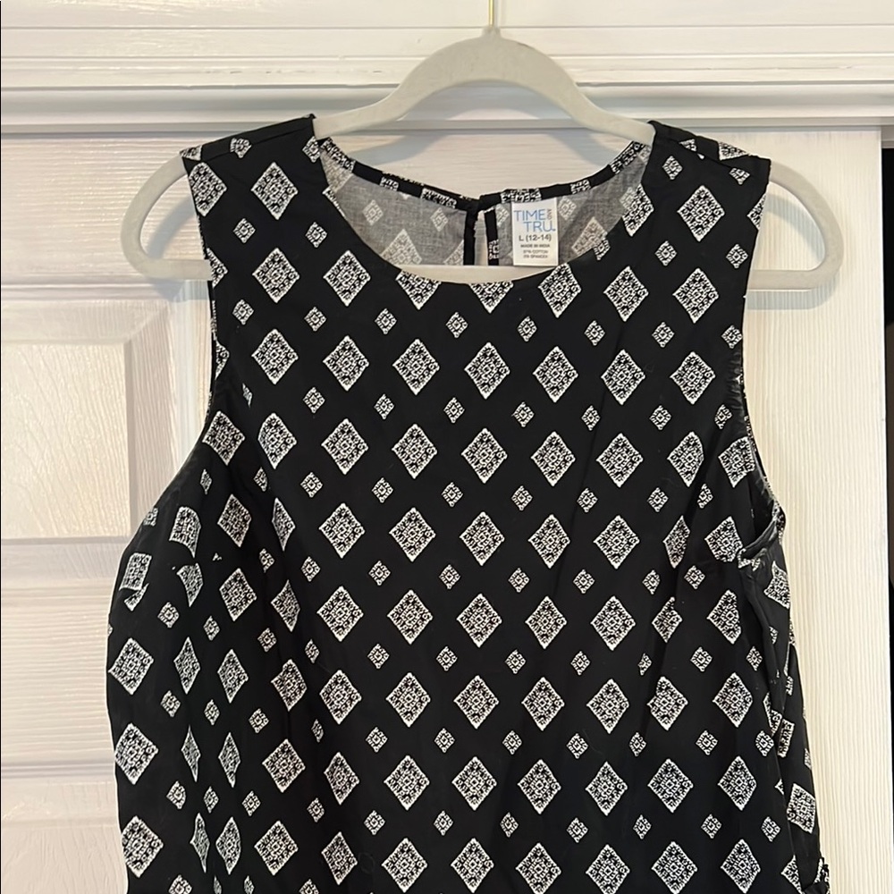 Black and White Sleeveless Top